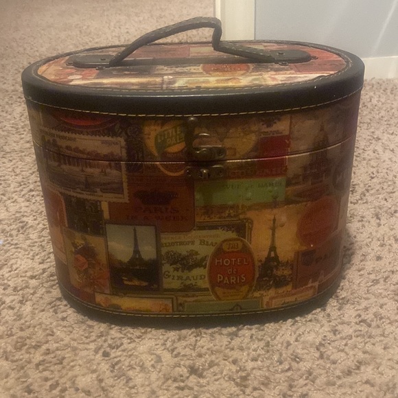 Parisian vintage box with handle - Picture 2 of 5